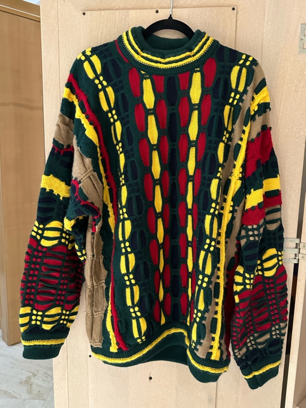 Coogi, Australia wool sweater. Size M